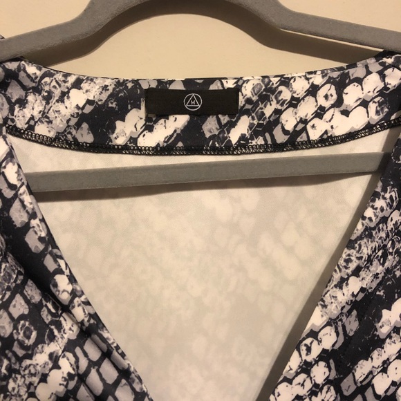 Missguided Scuba Snake Mini Dress - Picture 3 of 4